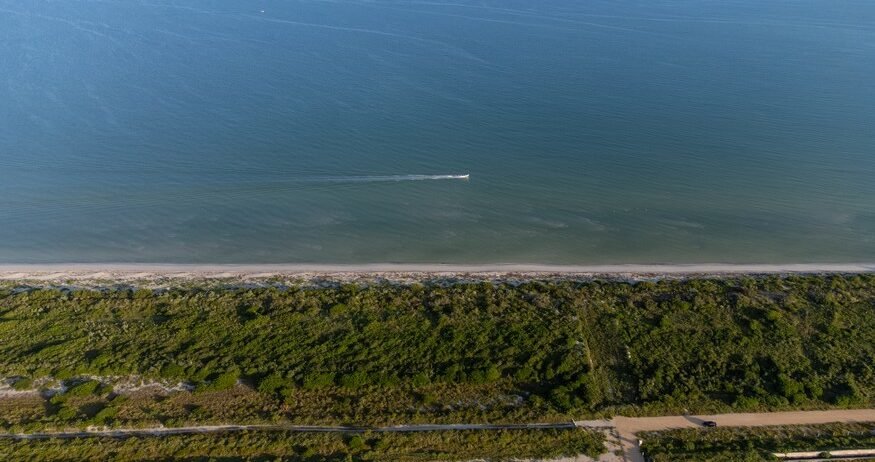 Terrenos con acceso a la playa a través del club de playa en Sisal Yucatán 441 m² (14.15 m x 31.2 m) desde $2,650,000.°°mxn