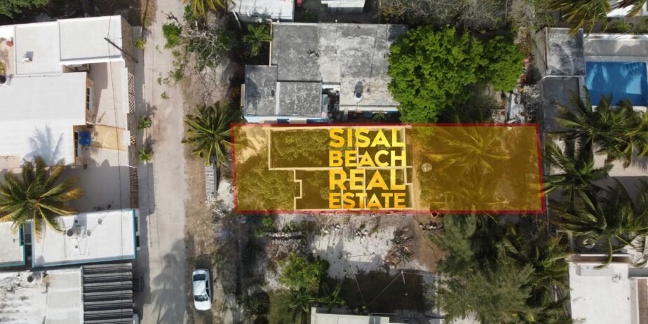 Casa a media construcción con paredes sin techo en Sisal Yucatán dentro de un terreno de 9.5×32 m sobre la 2 fila