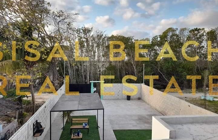 Casa en venta en Sisal Yucatán dentro de terreno 10x30m con alberca y patio