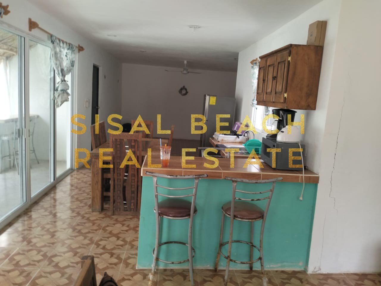 2-Casa-en-venta-en-Sisal-Yucatan-en-terreno-de-11×30-con-alberca-y-patio