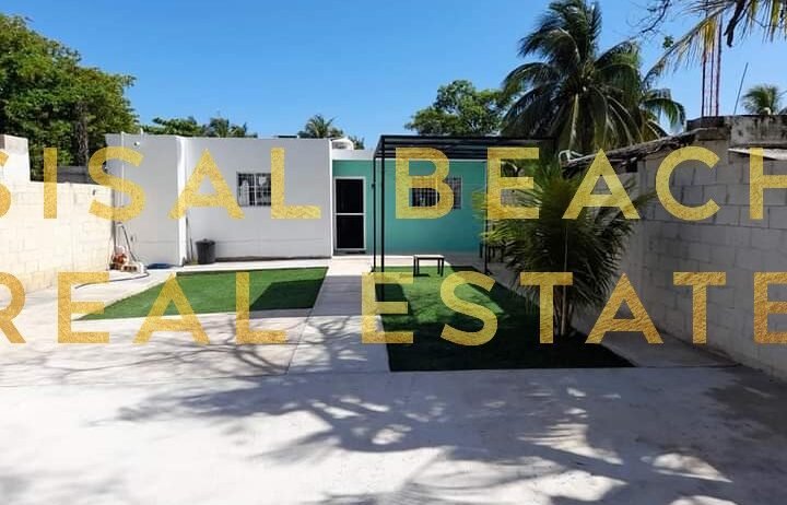 Casa en venta en Sisal Yucatán dentro de terreno 10x30m con alberca y patio