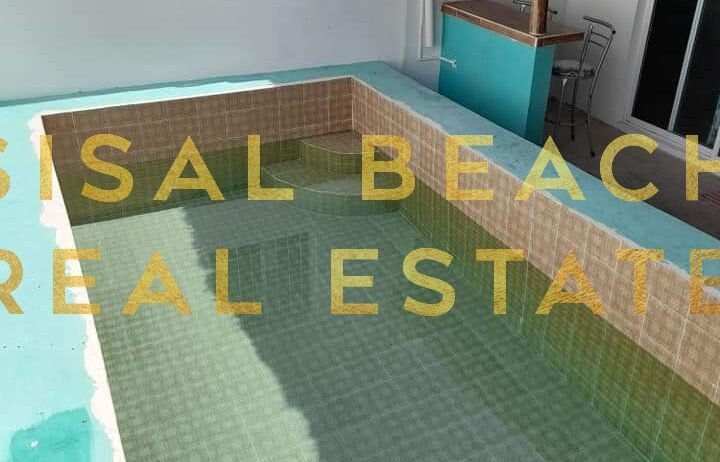 Casa en venta en Sisal Yucatán dentro de terreno 10x30m con alberca y patio