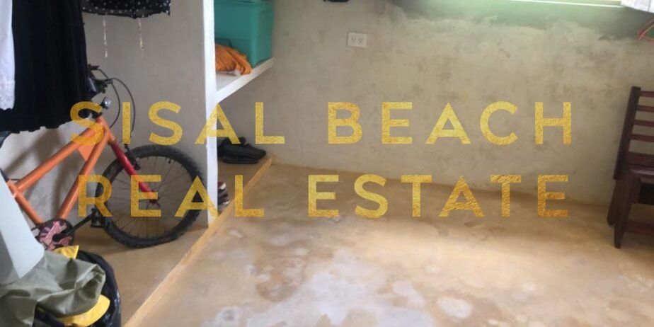 Casa en venta en Sisal Yucatán cerca de la playa dentro de terreno de 11×37.26m construcción de 104m² patio con alberca