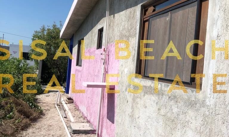 Casa en venta en Sisal Yucatán cerca de la playa dentro de terreno de 11×37.26m construcción de 104m² patio con alberca