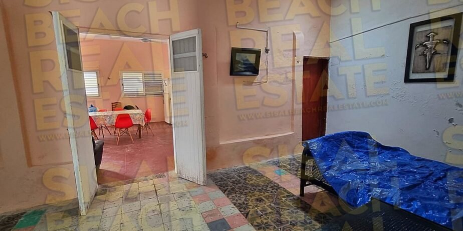 Casa en venta en Sisal Yucatán segunda fila dentro de terreno de 32x19m gran patio con alberca