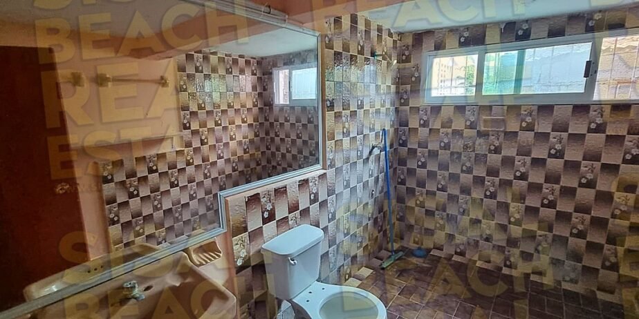 Casa en venta en Sisal Yucatán segunda fila dentro de terreno de 32x19m gran patio con alberca