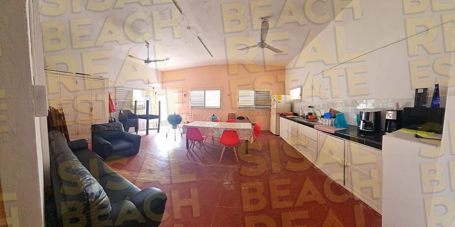 Casa en venta en Sisal Yucatán segunda fila dentro de terreno de 32x19m gran patio con alberca