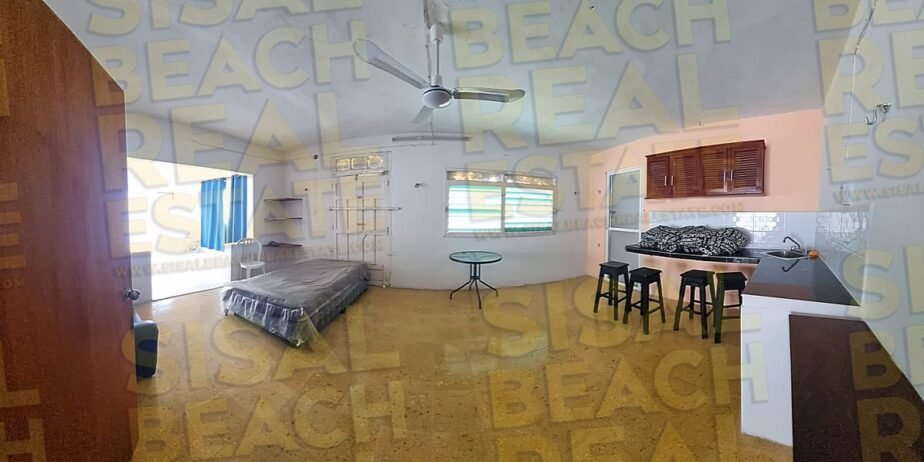 Casa en venta en Sisal Yucatán segunda fila dentro de terreno de 32x19m gran patio con alberca